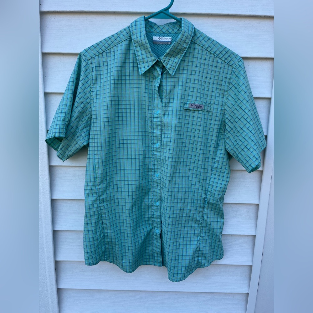 Columbia Short Sleeve Green Plaid Button-Up Shirt